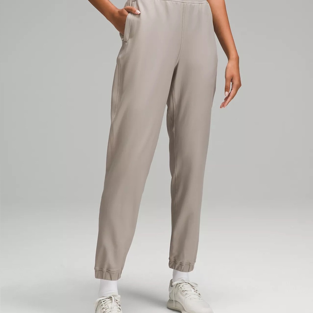 Lululemon Adaptive State fleece joggers size 0